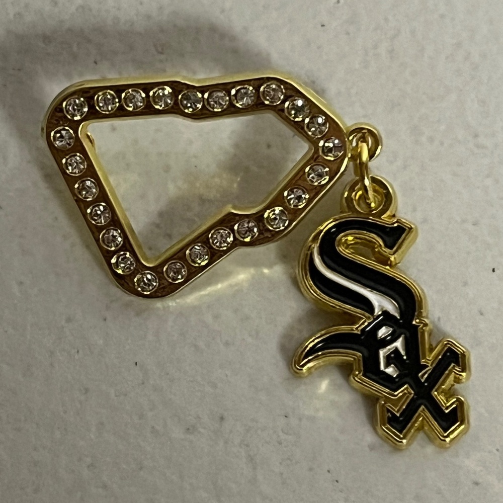 New Era Chicago White Sox Logo Pin Brooch Baseball Pins Streetwear Hat Hats